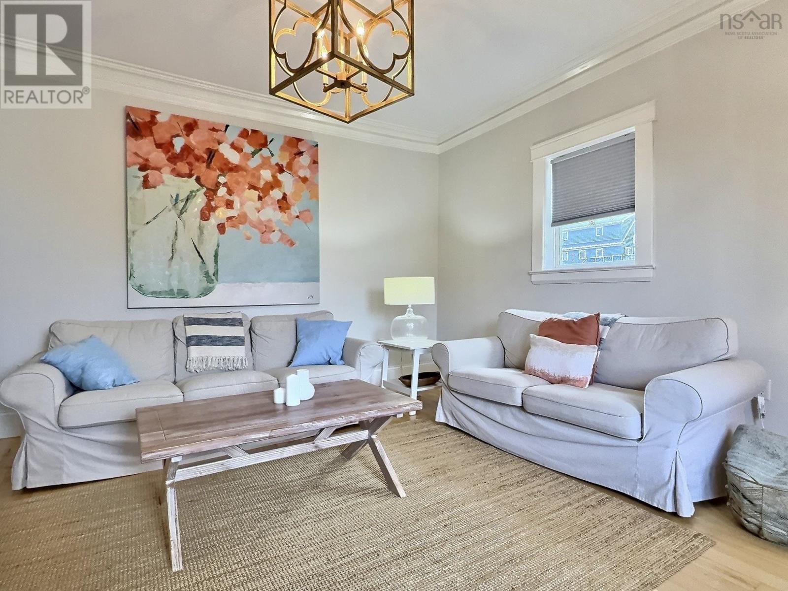 Property 12 of 32 of 31 High Road