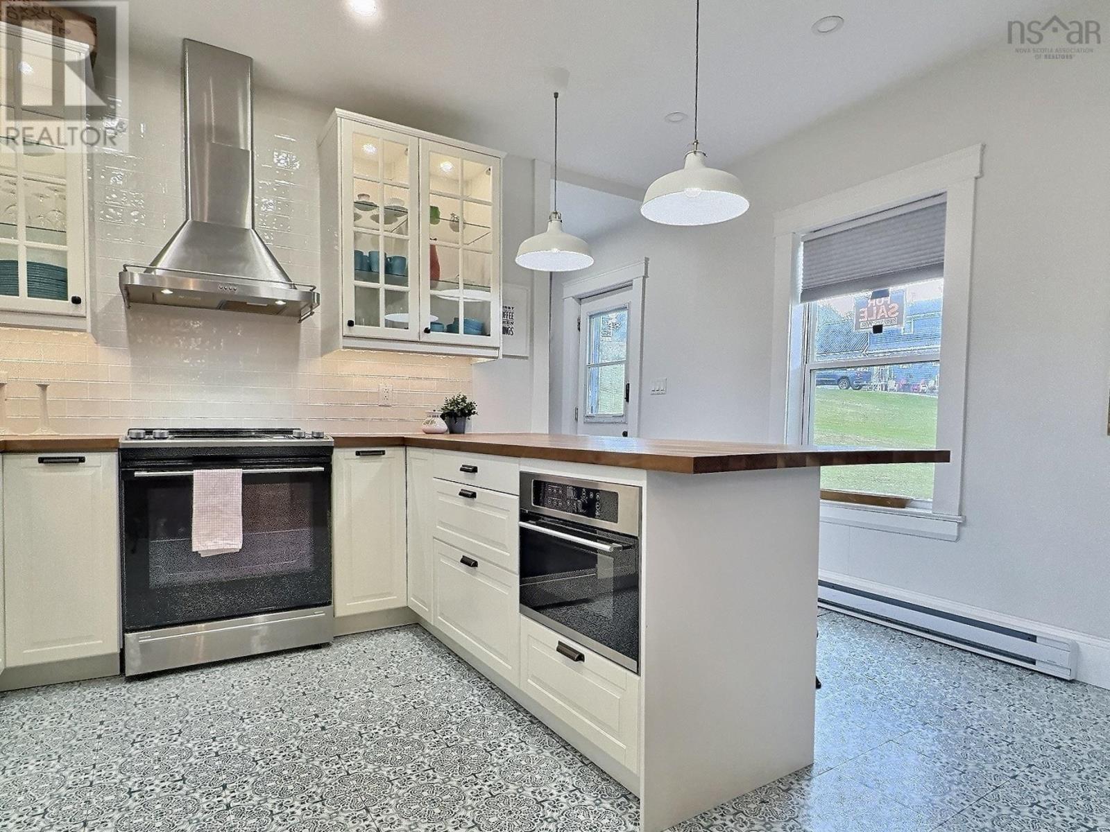 Property 5 of 32 of 31 High Road