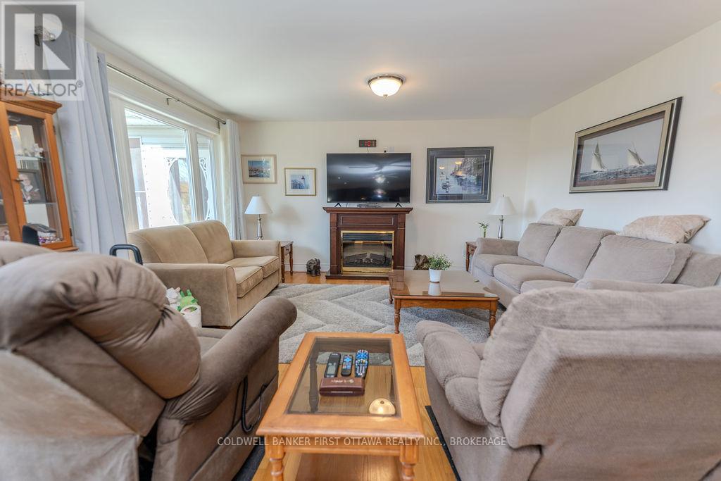 4987 BEDFORD ROAD - 7