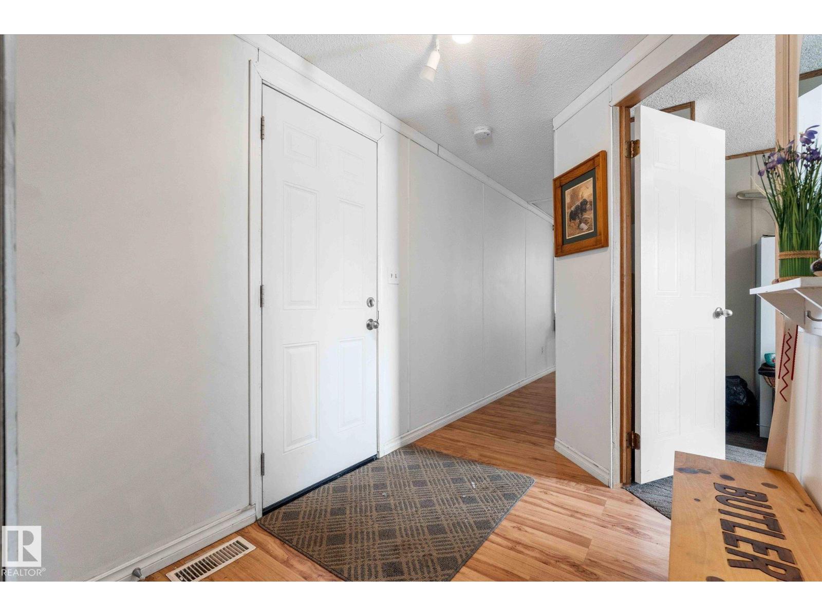 
          1063 LAKELAND CR
            <br/>
            <span>Sherwood Park</span>
            , 
            <span>AB</span>
             <span>T8H1J5</span>
         - Photo 7