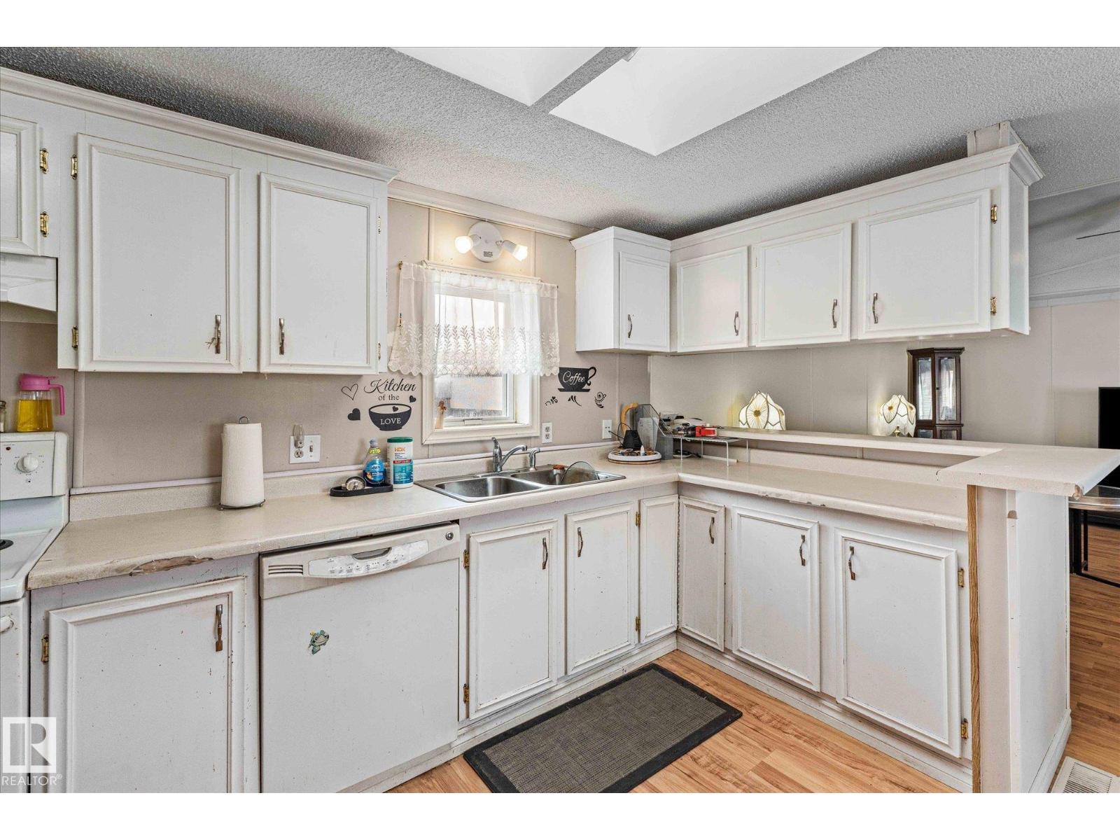 
          1063 LAKELAND CR
            <br/>
            <span>Sherwood Park</span>
            , 
            <span>AB</span>
             <span>T8H1J5</span>
         - Photo 17