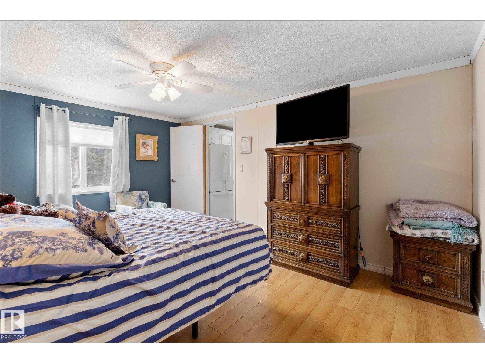 
          1063 LAKELAND CR
            <br/>
            <span>Sherwood Park</span>
            , 
            <span>AB</span>
             <span>T8H1J5</span>
         - Photo 20