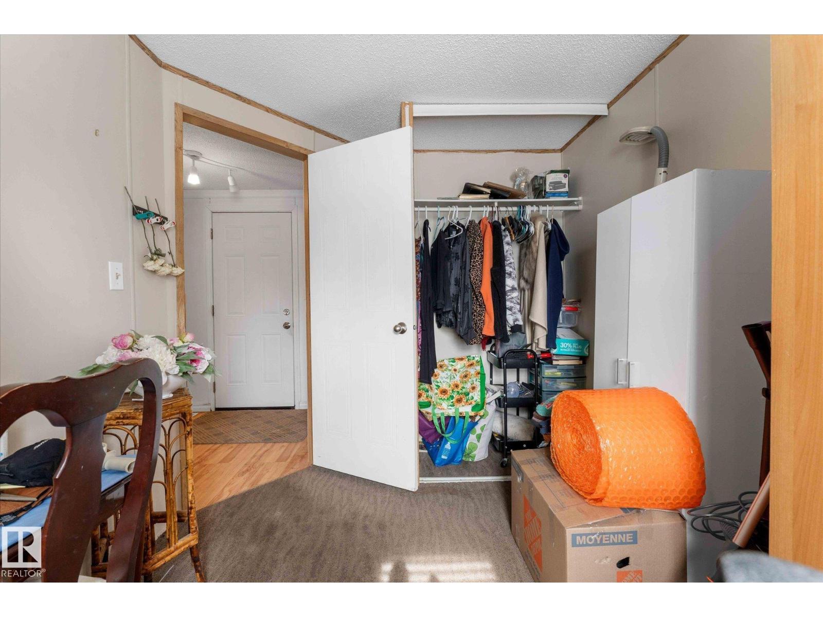 
          1063 LAKELAND CR
            <br/>
            <span>Sherwood Park</span>
            , 
            <span>AB</span>
             <span>T8H1J5</span>
         - Photo 31