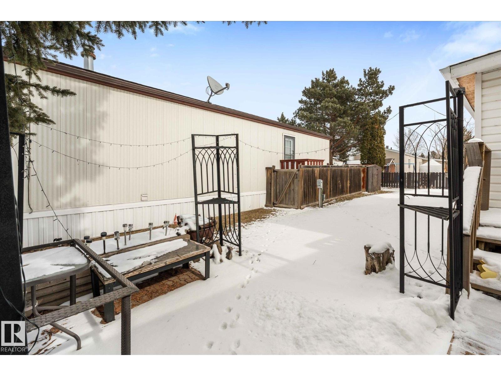 
          1063 LAKELAND CR
            <br/>
            <span>Sherwood Park</span>
            , 
            <span>AB</span>
             <span>T8H1J5</span>
         - Photo 36