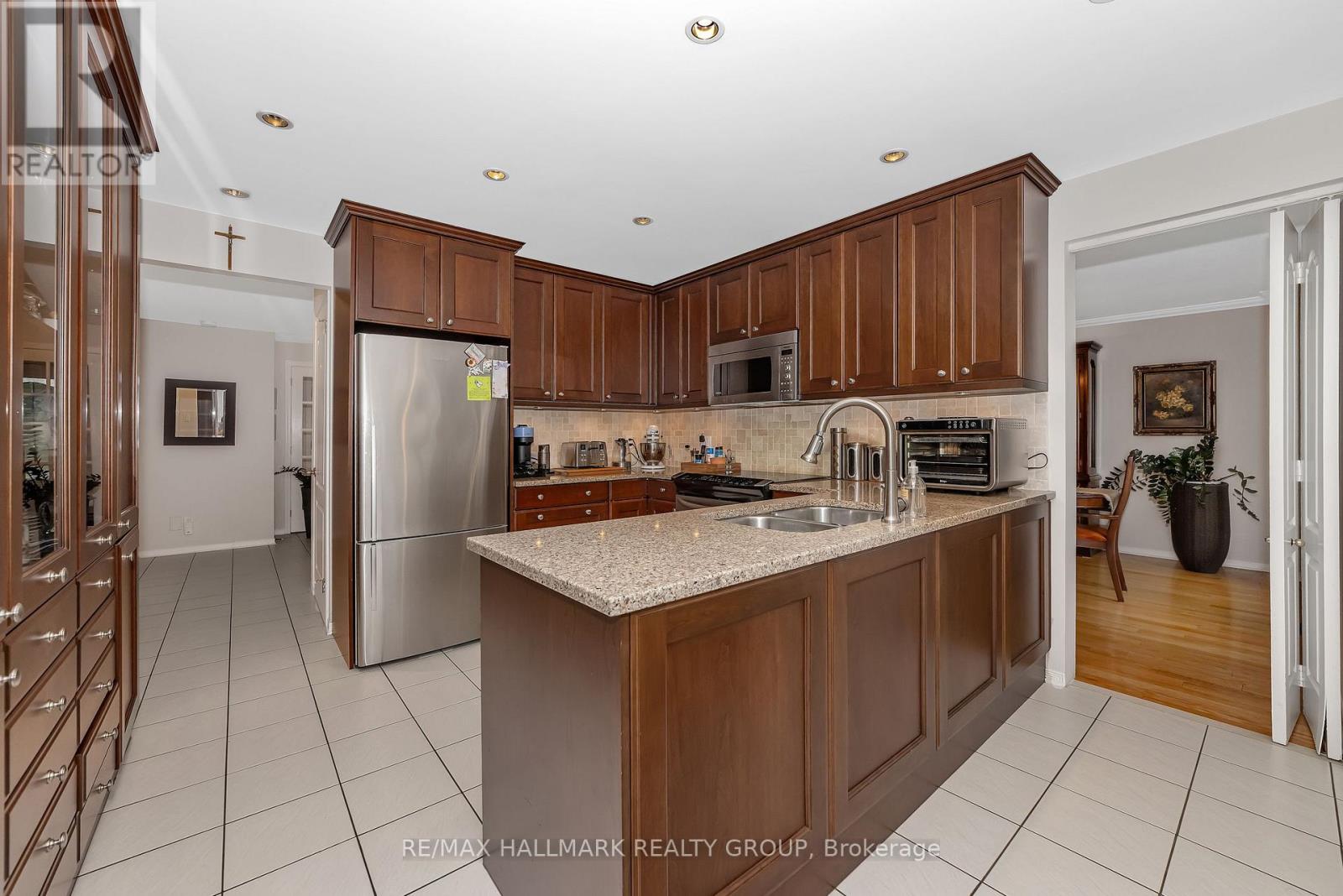 1850 THORNECREST STREET - 11