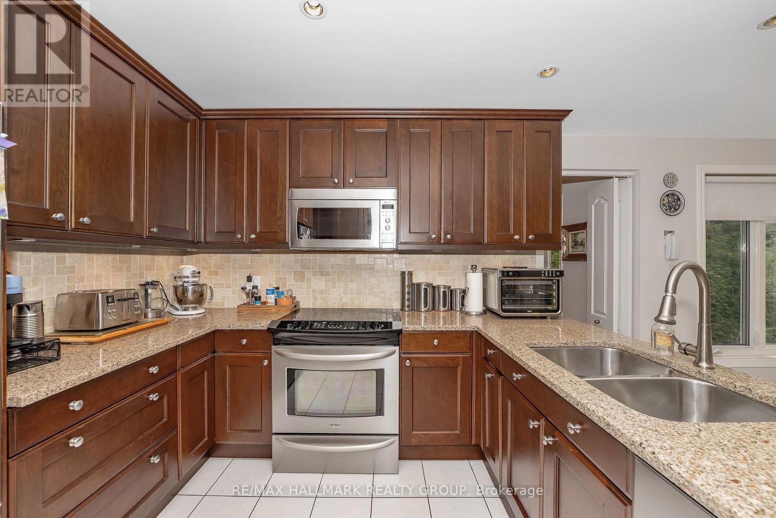 1850 THORNECREST STREET - 12