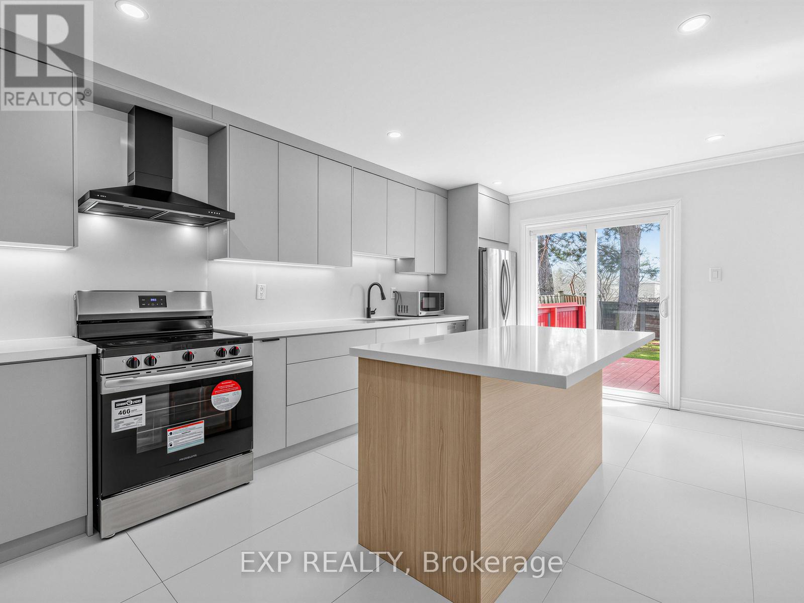 125 GREEN BUSH CRESCENT - 12