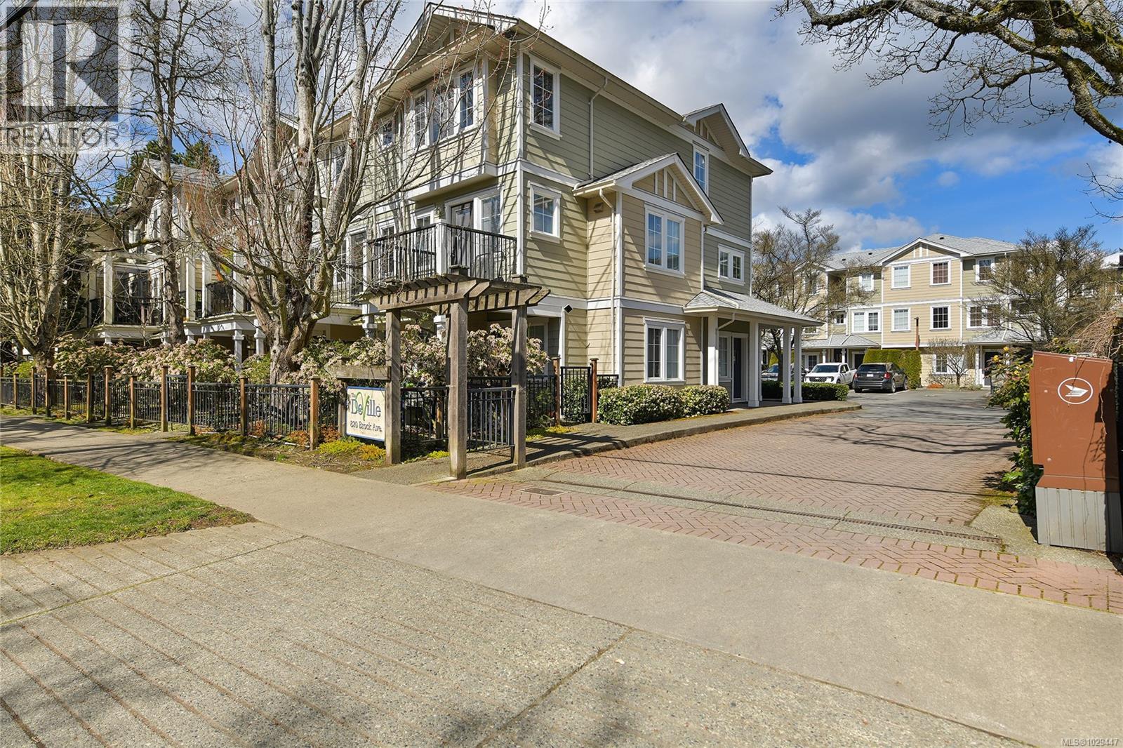 Deville - townhomes
