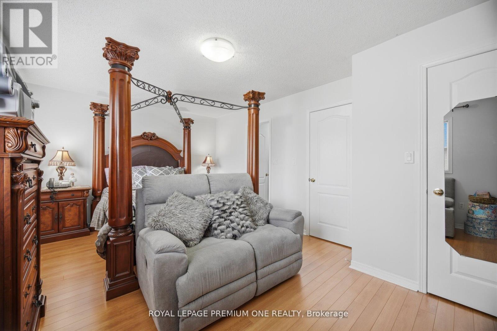 64 MARE CRESCENT - 21