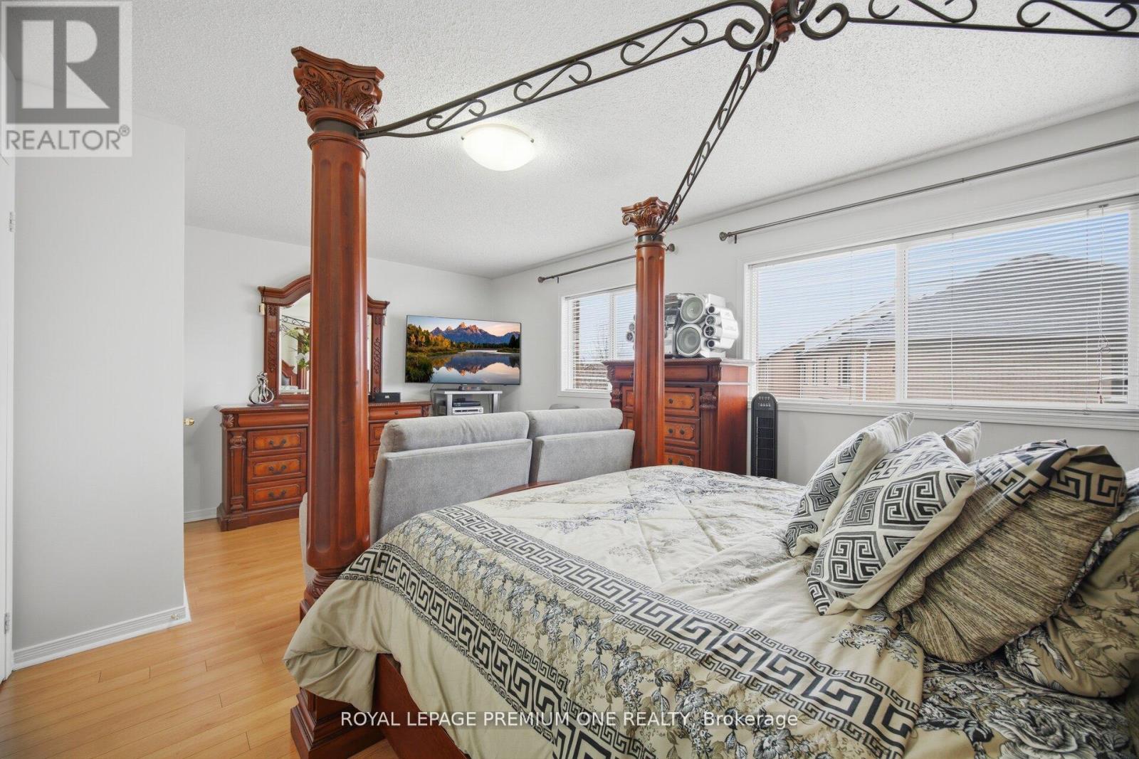 64 MARE CRESCENT - 23
