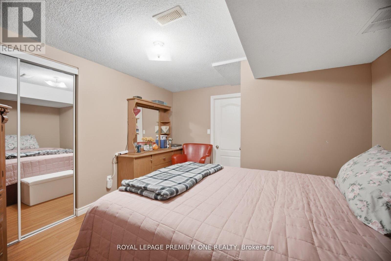 64 MARE CRESCENT - 44