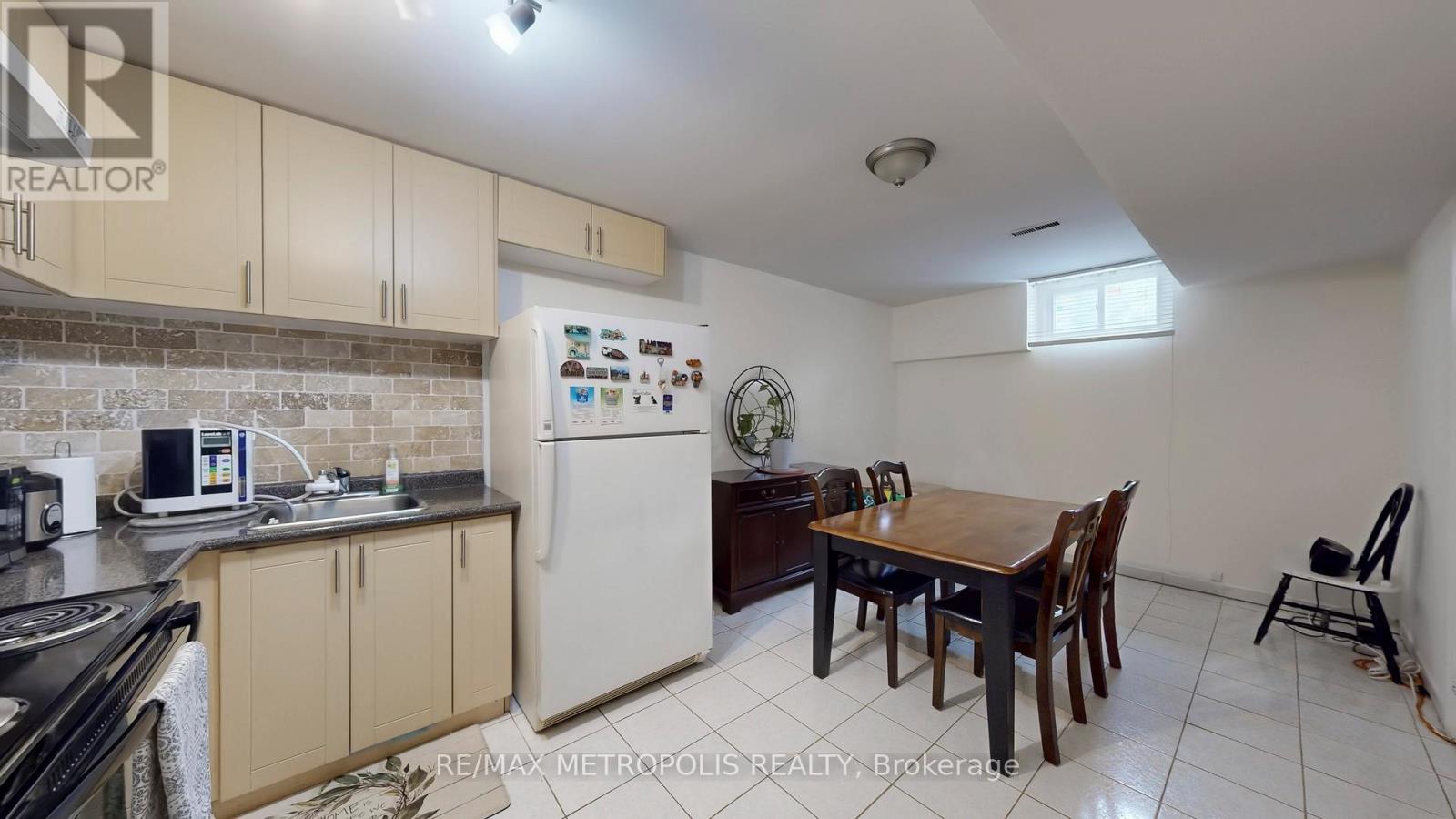 68 PAULVALE CRESCENT - 32