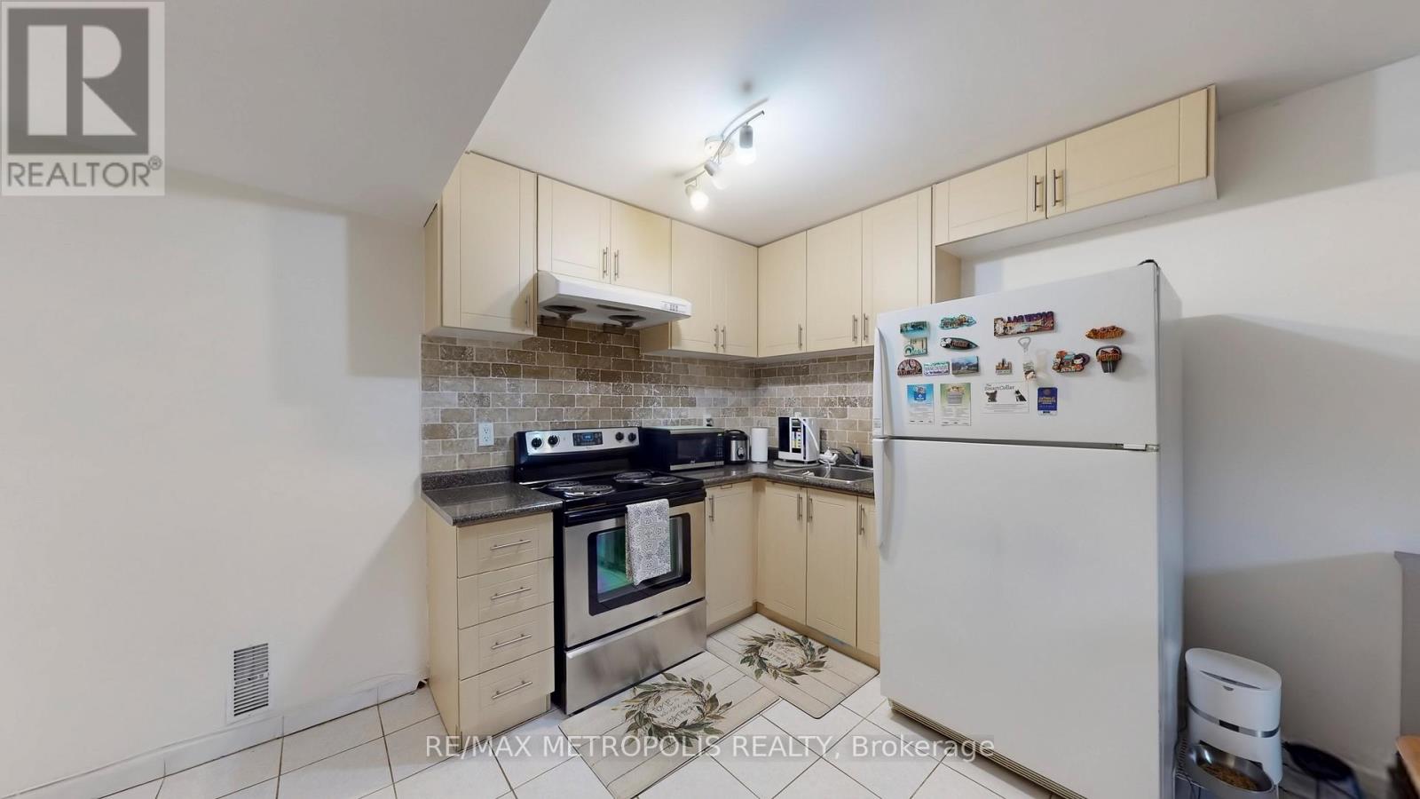 68 PAULVALE CRESCENT - 33