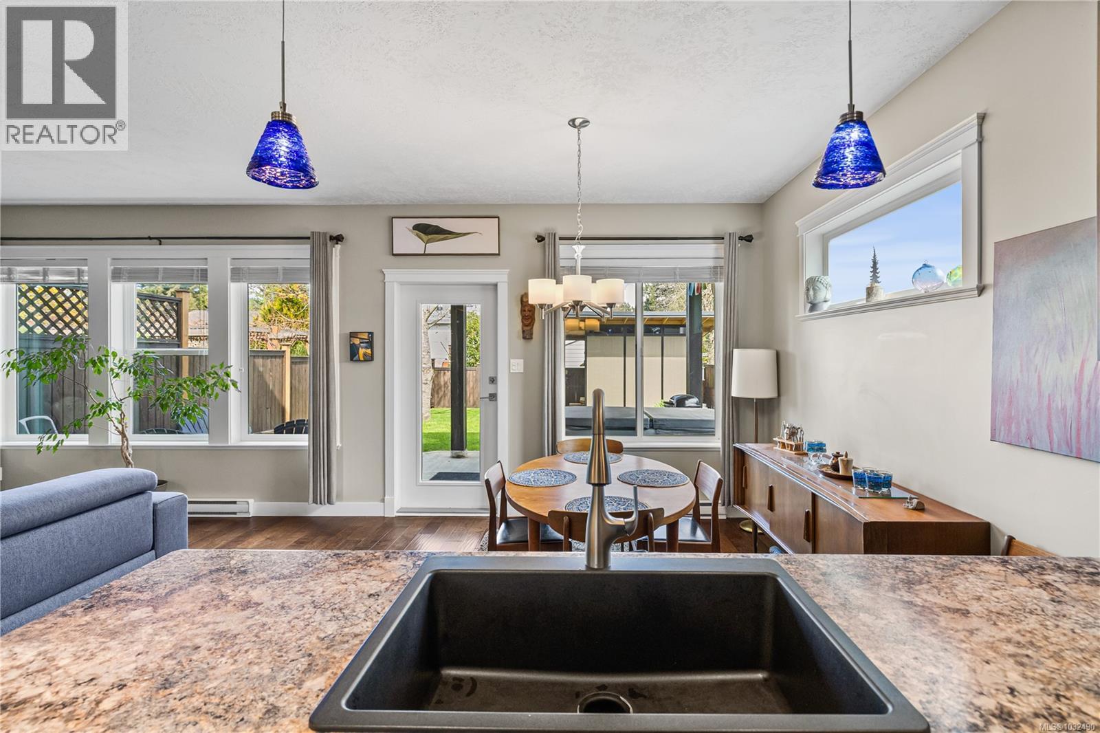 #B 4684 MACINTYRE AVE - 16