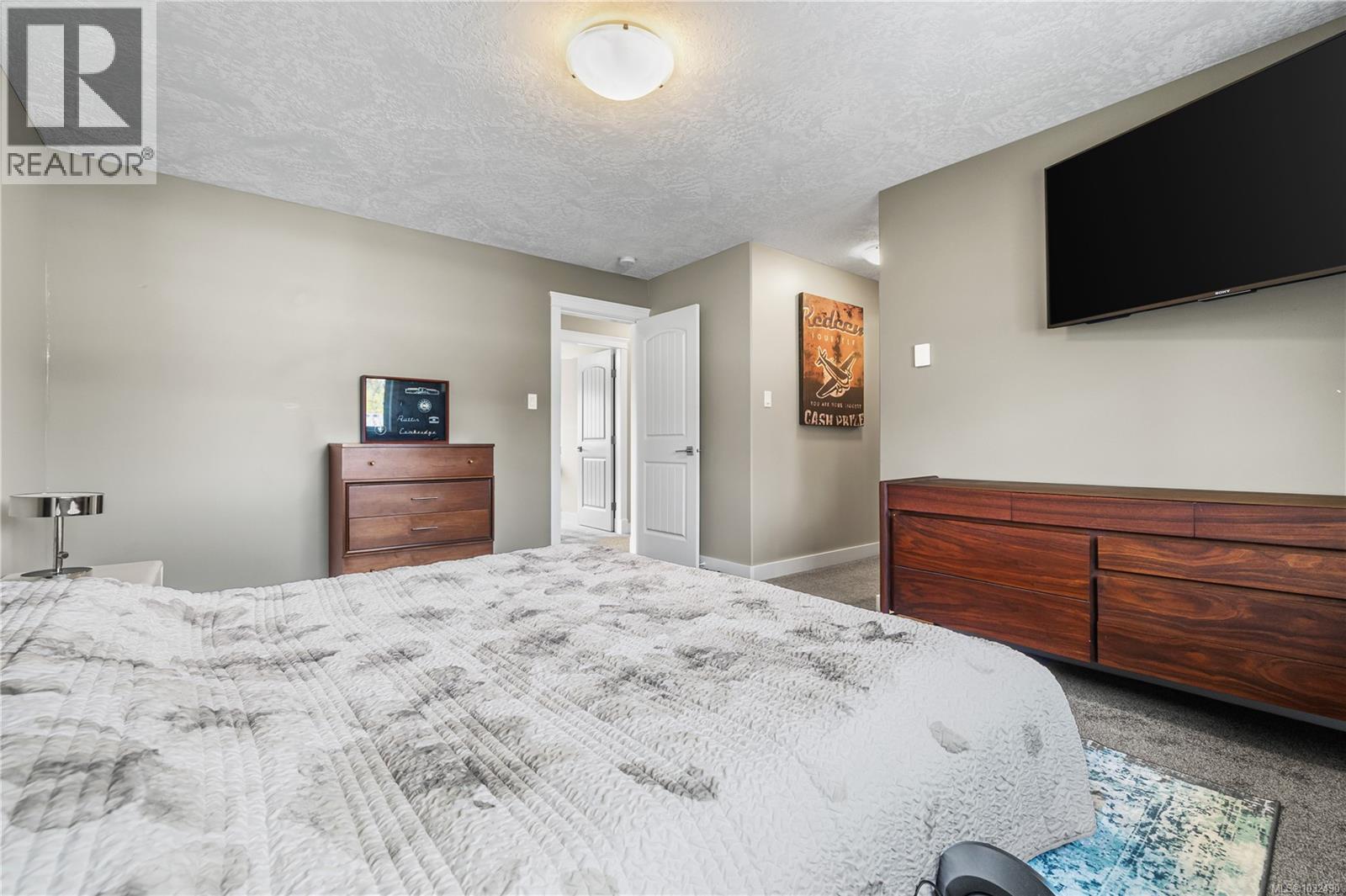 #B 4684 MACINTYRE AVE - 23