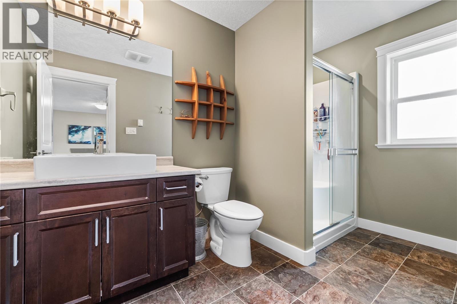 #B 4684 MACINTYRE AVE - 27