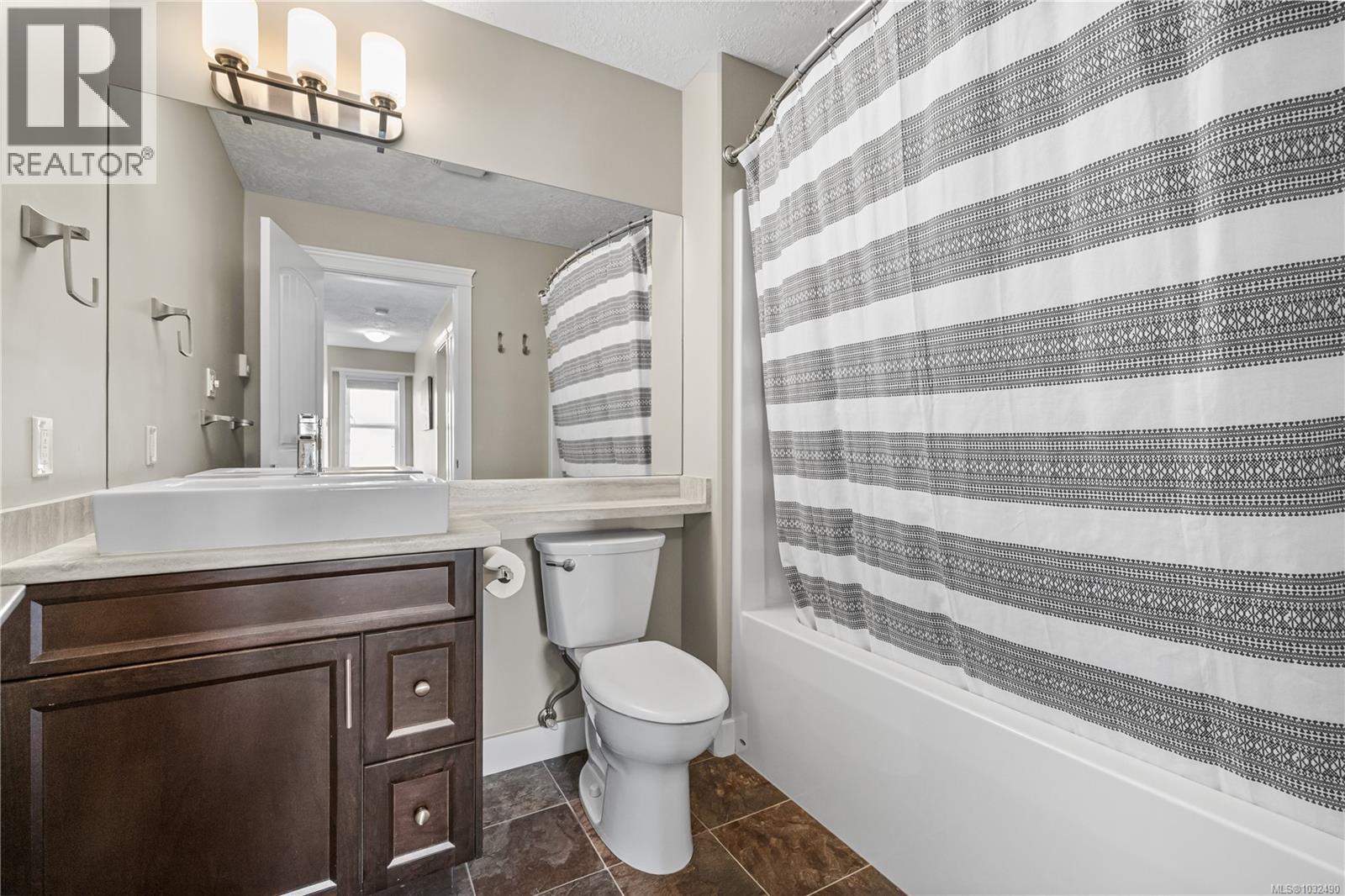 #B 4684 MACINTYRE AVE - 29