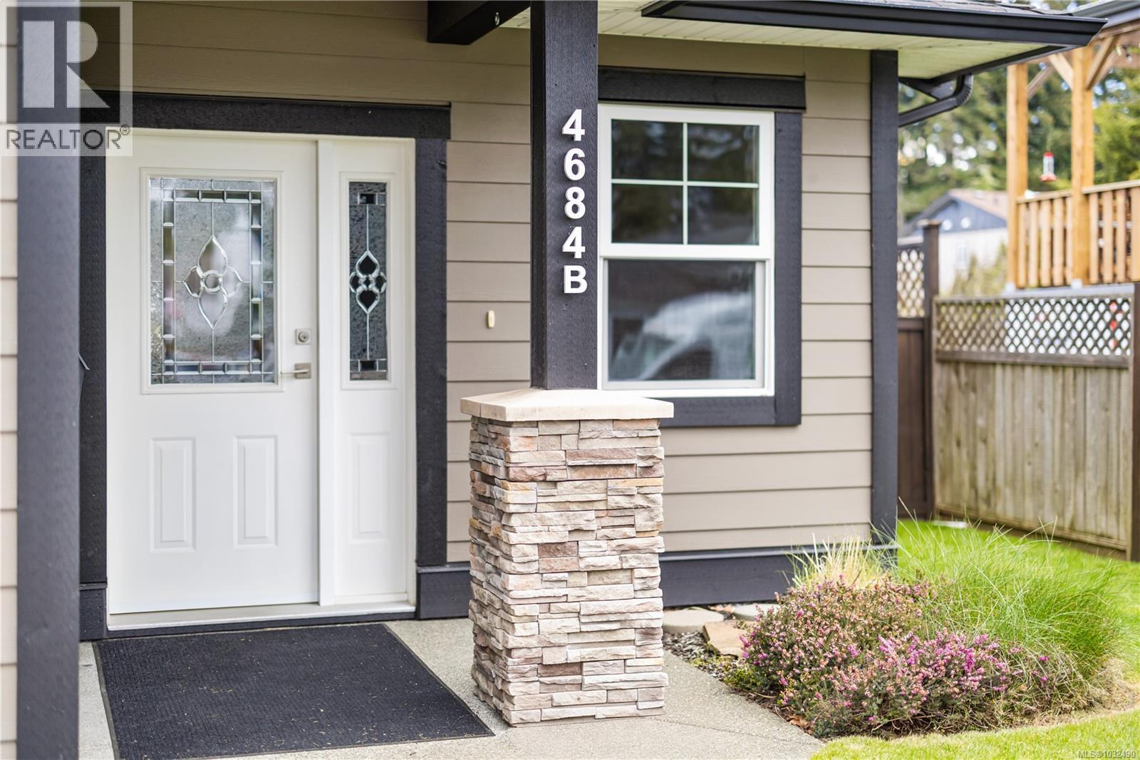 #B 4684 MACINTYRE AVE - 32