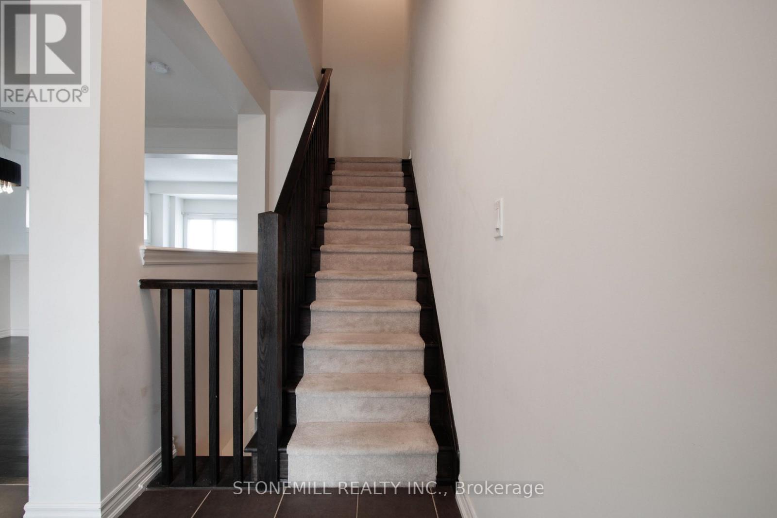 Oak stairs to 3rd floor