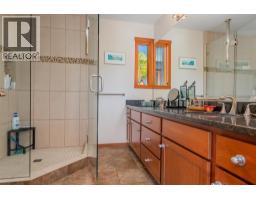 904 Redstone Drive, Rossland, BC V0G1Y0 Photo 32