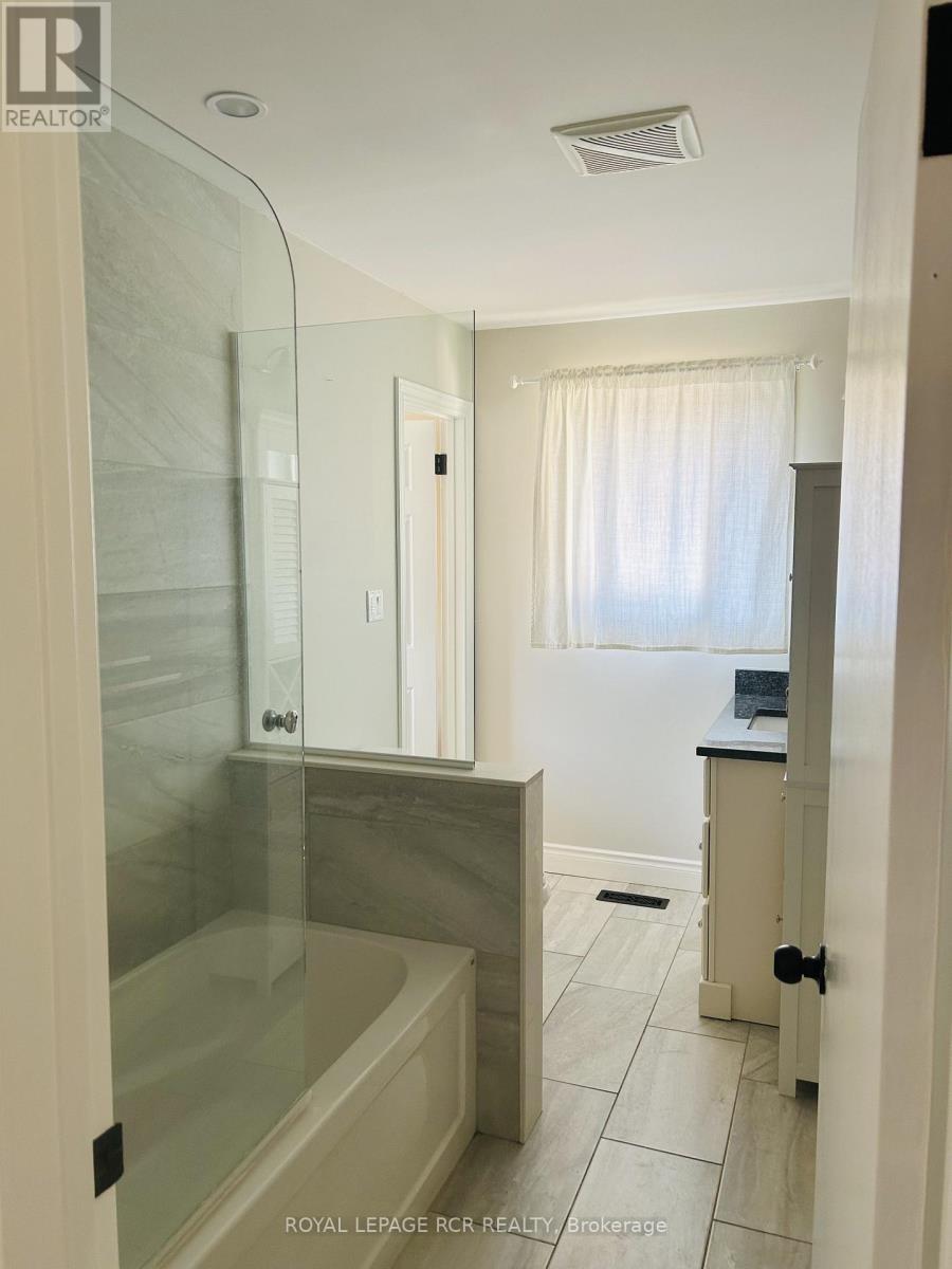 56 WILSON CRESCENT - 18