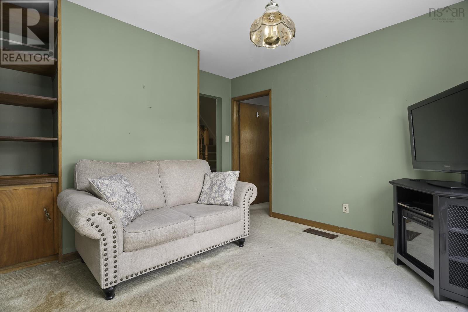 Property 15 of 40 of 50 Convoy Avenue