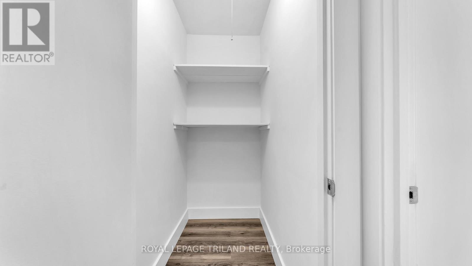 204 - 104 DEVONSHIRE AVENUE Property Photo