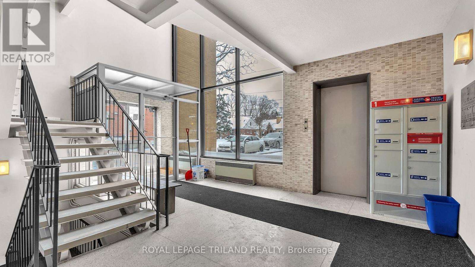 204 - 104 DEVONSHIRE AVENUE Property Photo