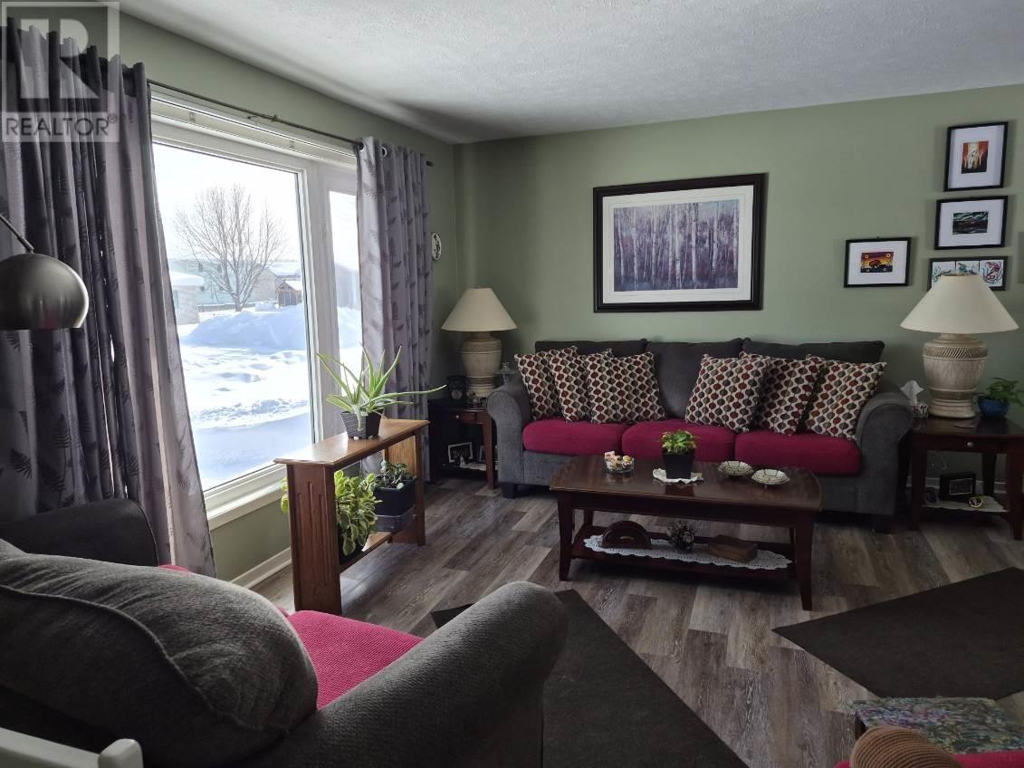 13 Moose Drive, Manitouwadge, Ontario, P0T2C0 — Photo 7