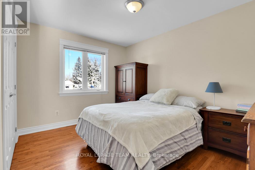 6637 STANMORE STREET - 20