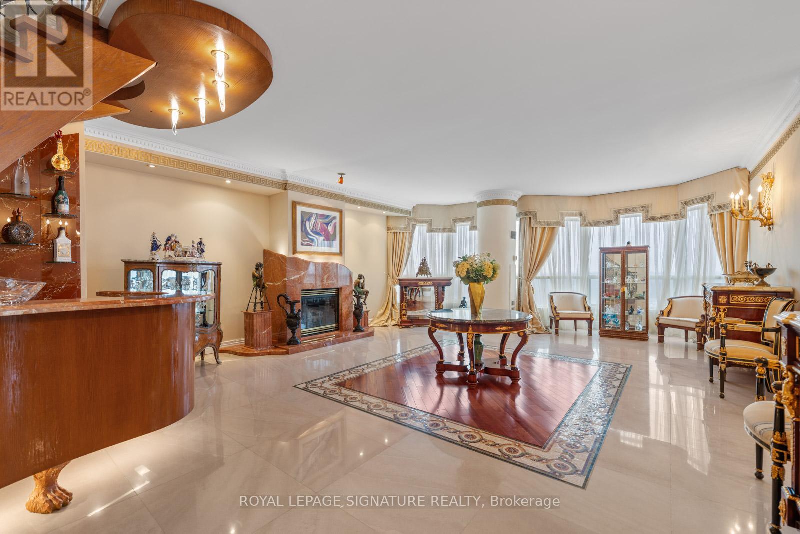 PH9 - 7300 YONGE STREET