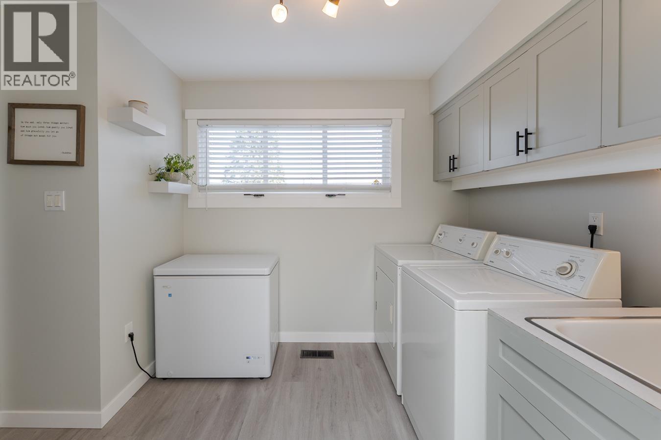 Photo 12 of 40 — 1625 GILLETT STREET · Prince George, BC