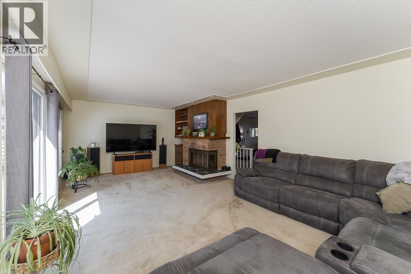 1625 GILLETT STREET - 16