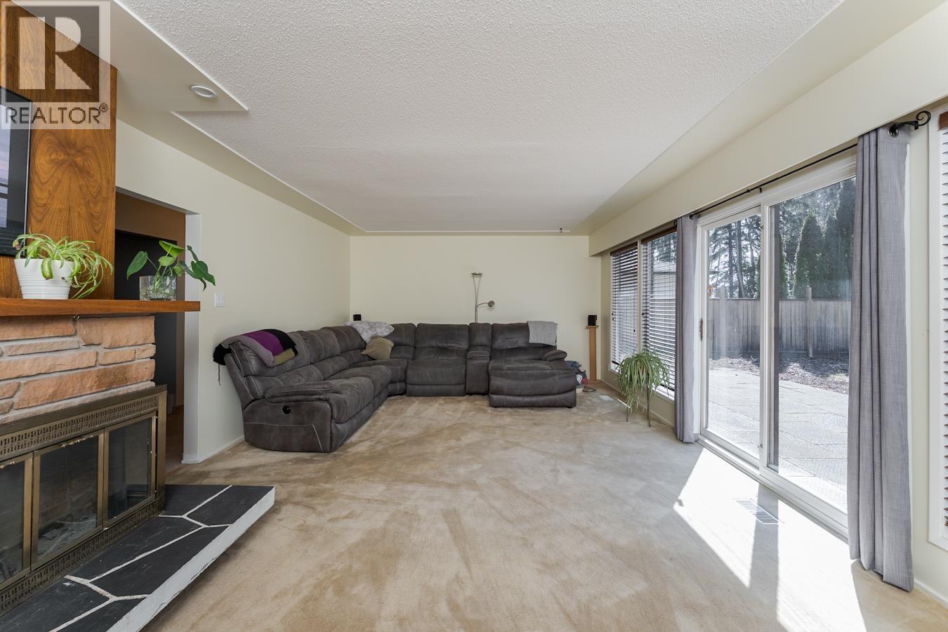 1625 GILLETT STREET - 17