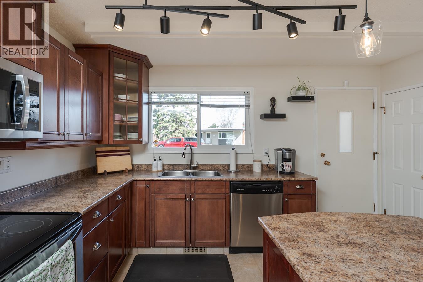 Dining room of 1625 GILLETT STREET · Prince George, BC