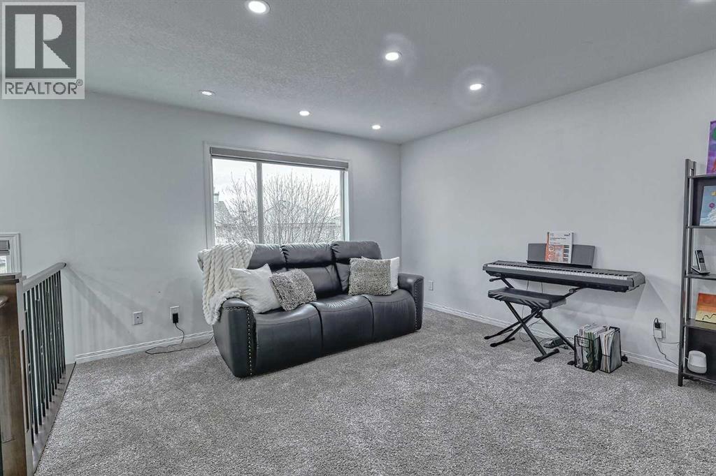 Single Family House for Sale in  Kincora Drive NW Kincora Calgary 