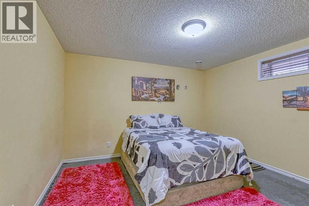 Single Family House for Sale in  Kincora Drive NW Kincora Calgary 