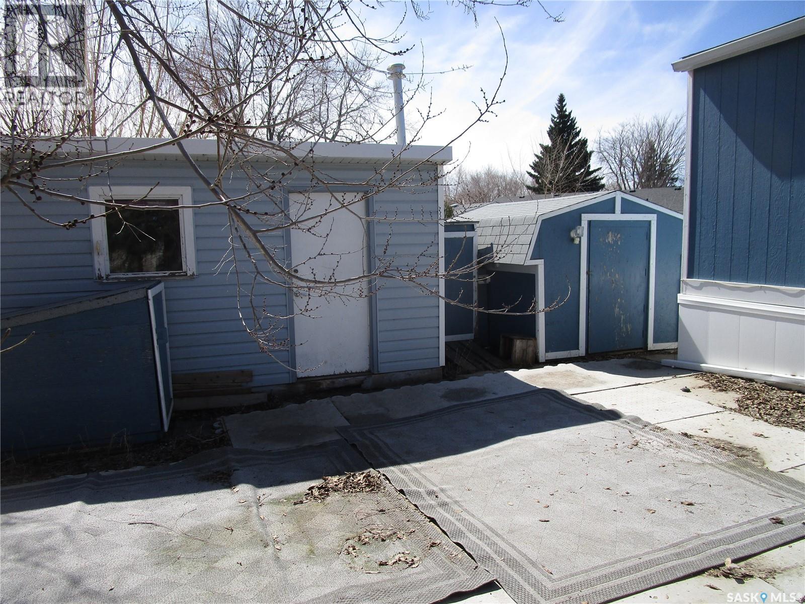 28 CRYSTAL DRIVE - 19