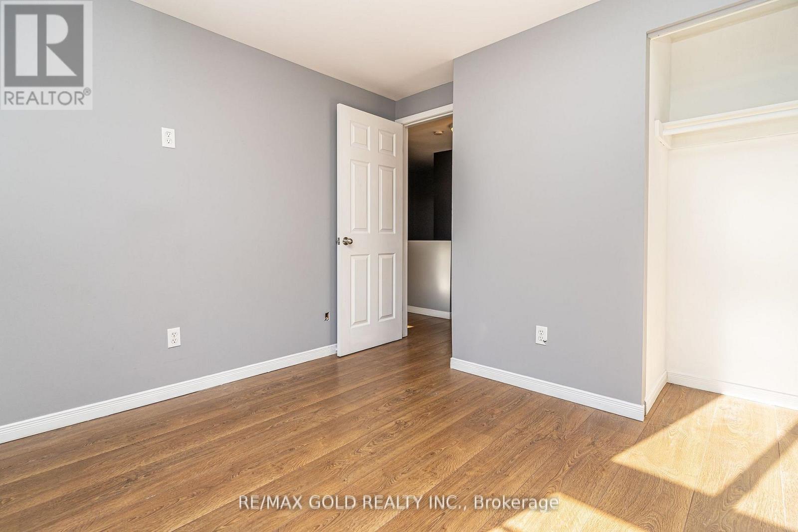#41 46 DEARBOURNE BOULEVARD - 24