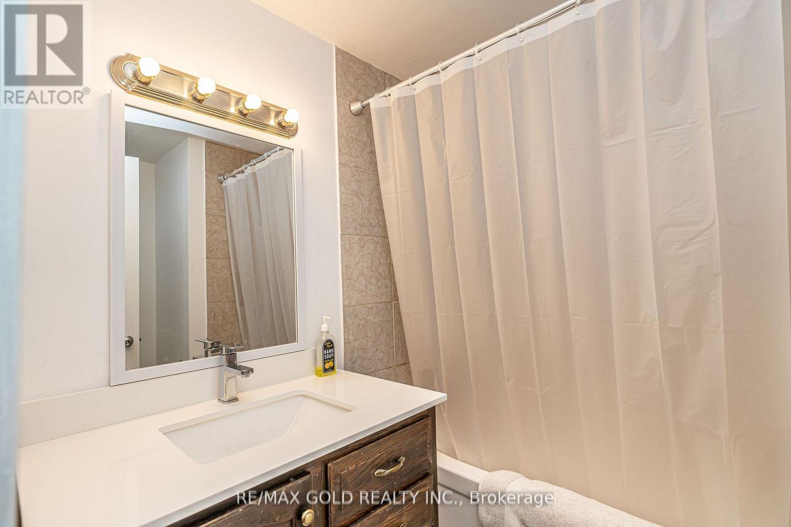 #41 46 DEARBOURNE BOULEVARD - 25