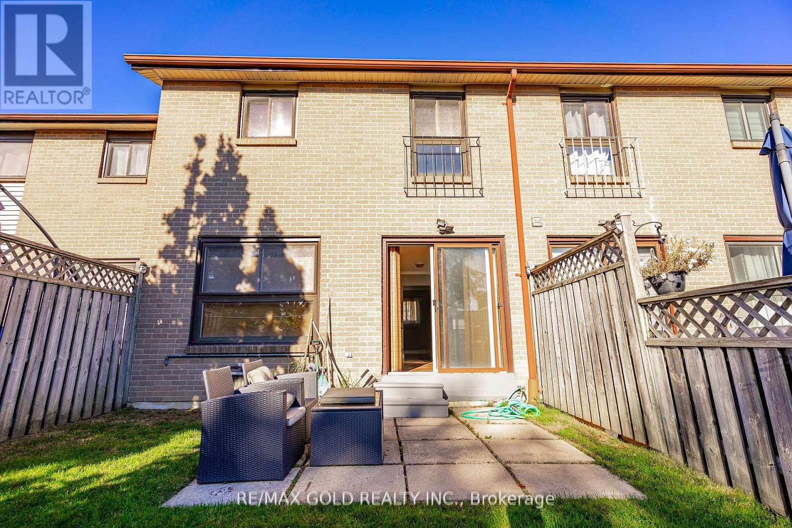 #41 46 DEARBOURNE BOULEVARD - 36