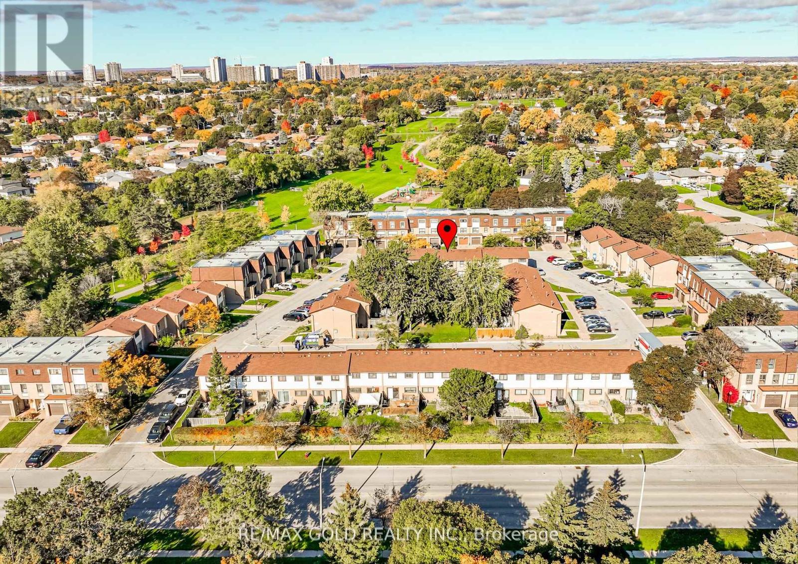 #41 46 DEARBOURNE BOULEVARD - 44