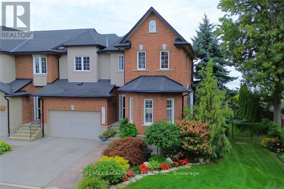 #5 97 SUNVALE PLACE - 1