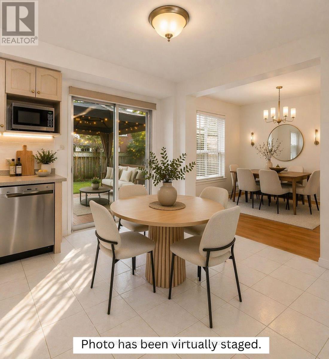 90 LYNETTE DRIVE - 18