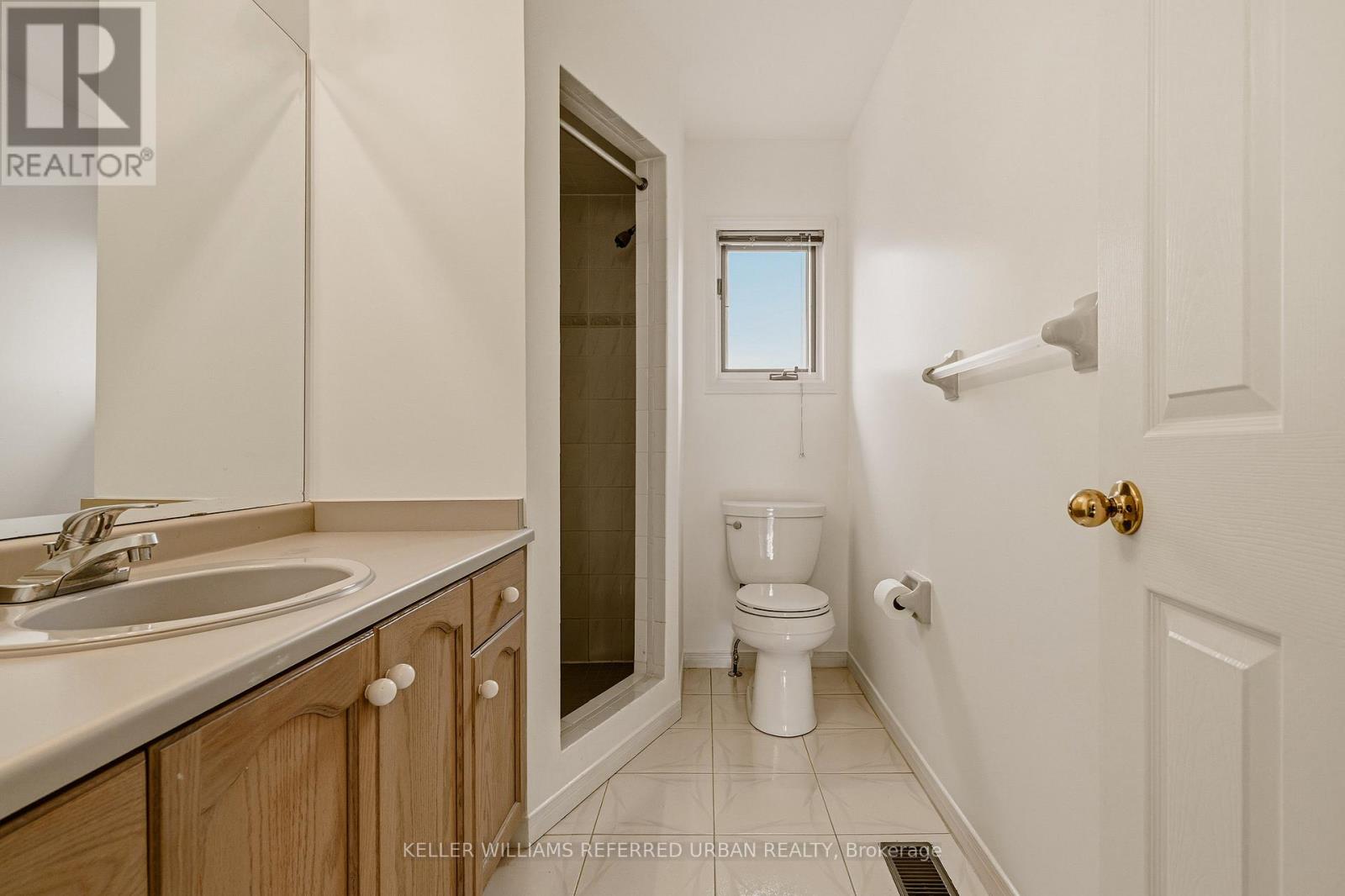 90 LYNETTE DRIVE - 31