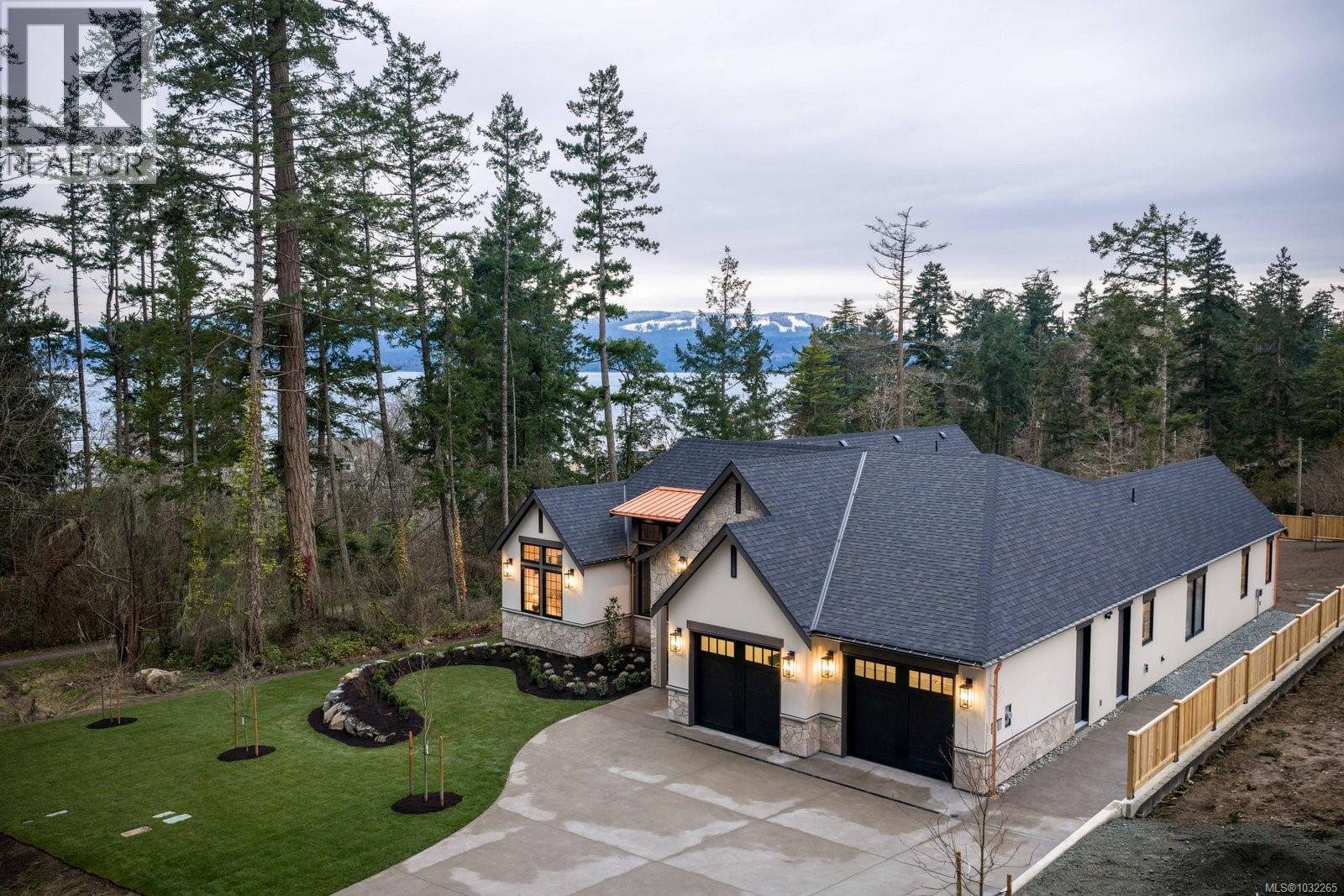 10600 Derrick Rd, North Saanich