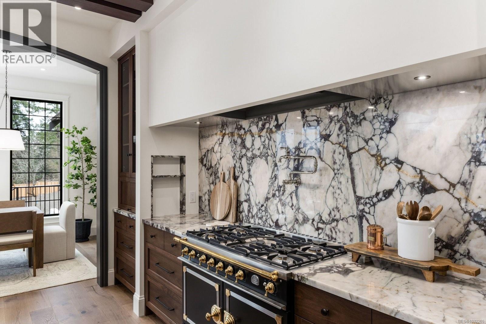 10600 Derrick Rd, North Saanich