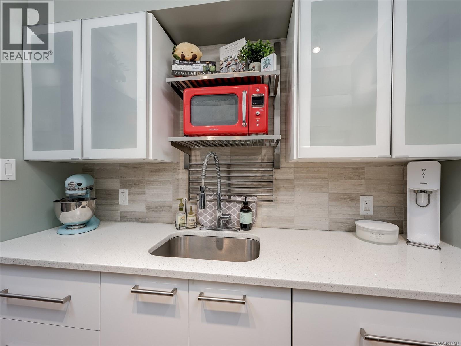 304 1537 Morrison St, Victoria