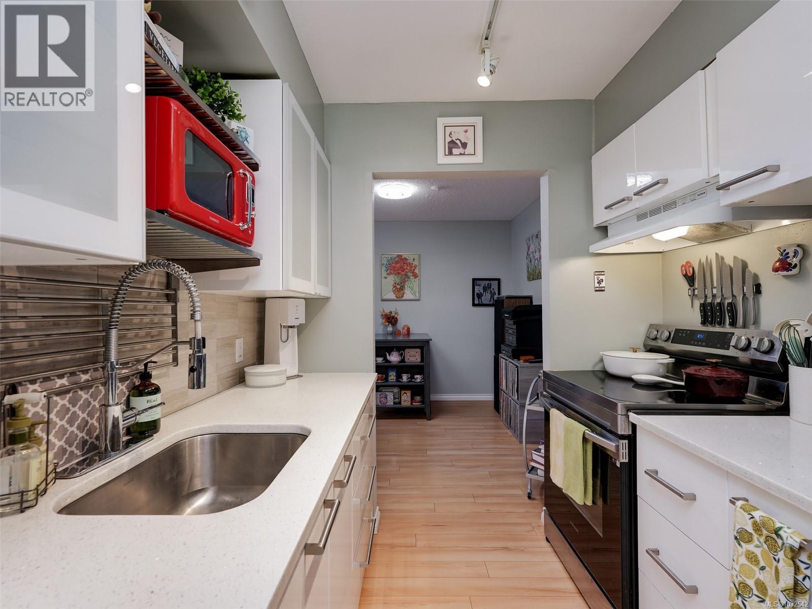 304 1537 Morrison St, Victoria