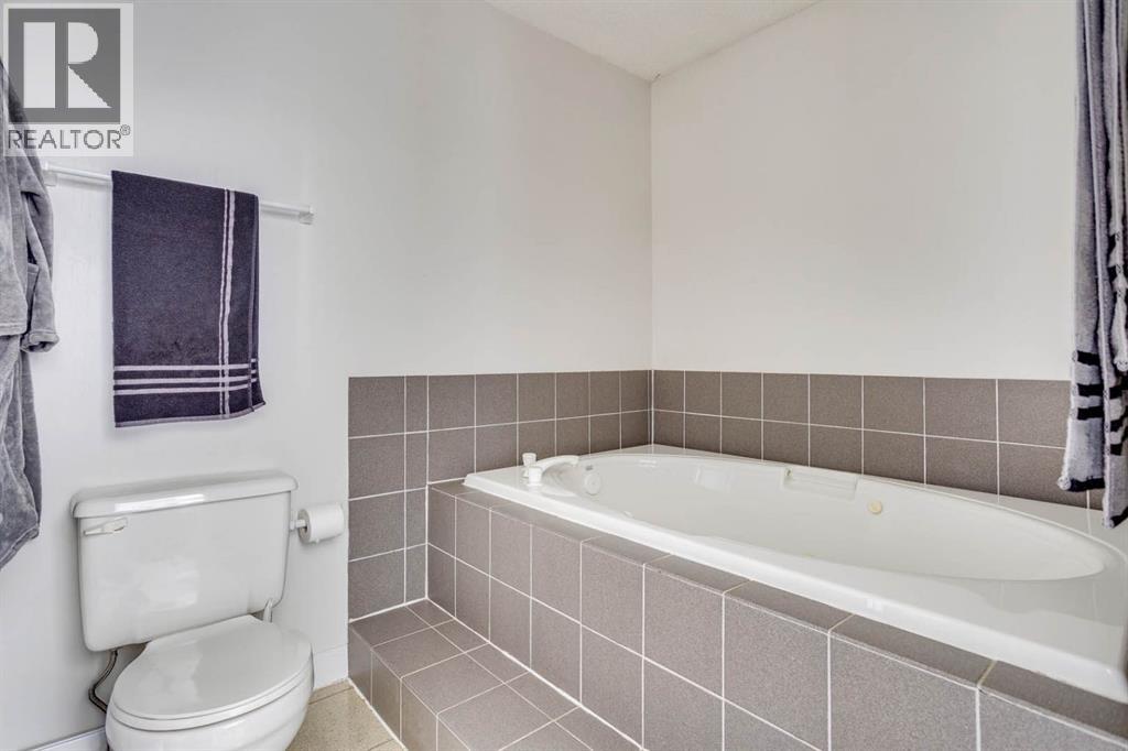 121 Castle Ridge Lane, Fort McMurray